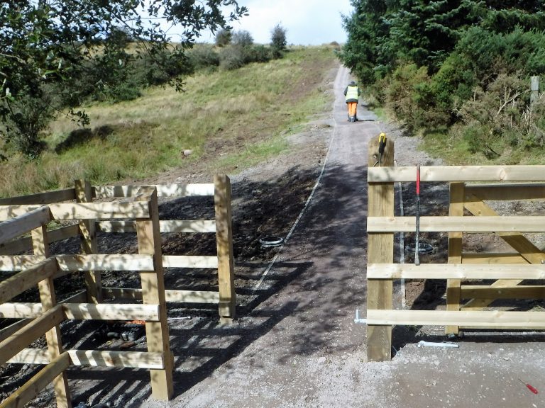 Topped Mountain Path Repair, Tempo